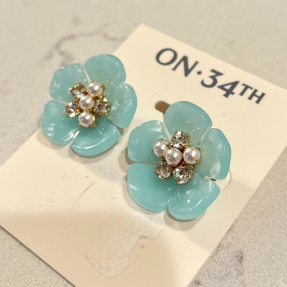 NWT *On 34th* Vintage Blue/Green Flower Stud Earrings | Pearl & Sparkle Center